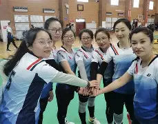 乐鱼体育-赛场上队员积极拼搏,展现出色表现的句子